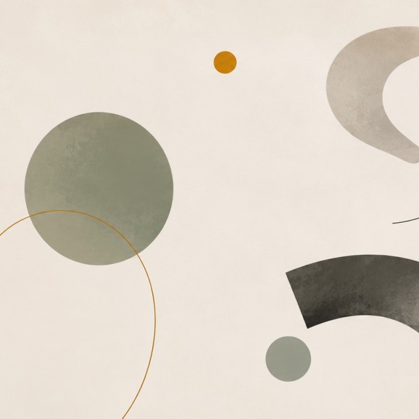Formes flottantes et grand vide – fresque panoramique graphique : cercles, arcs et formes libres en suspension, crème, gris perl