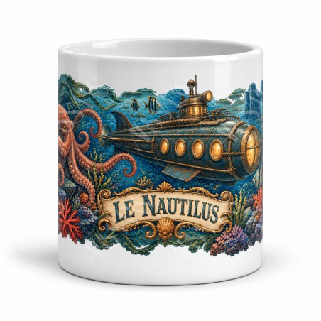 Mug Jules Verne - Le Nautilus et les profondeurs, façon carte postale, vue de face